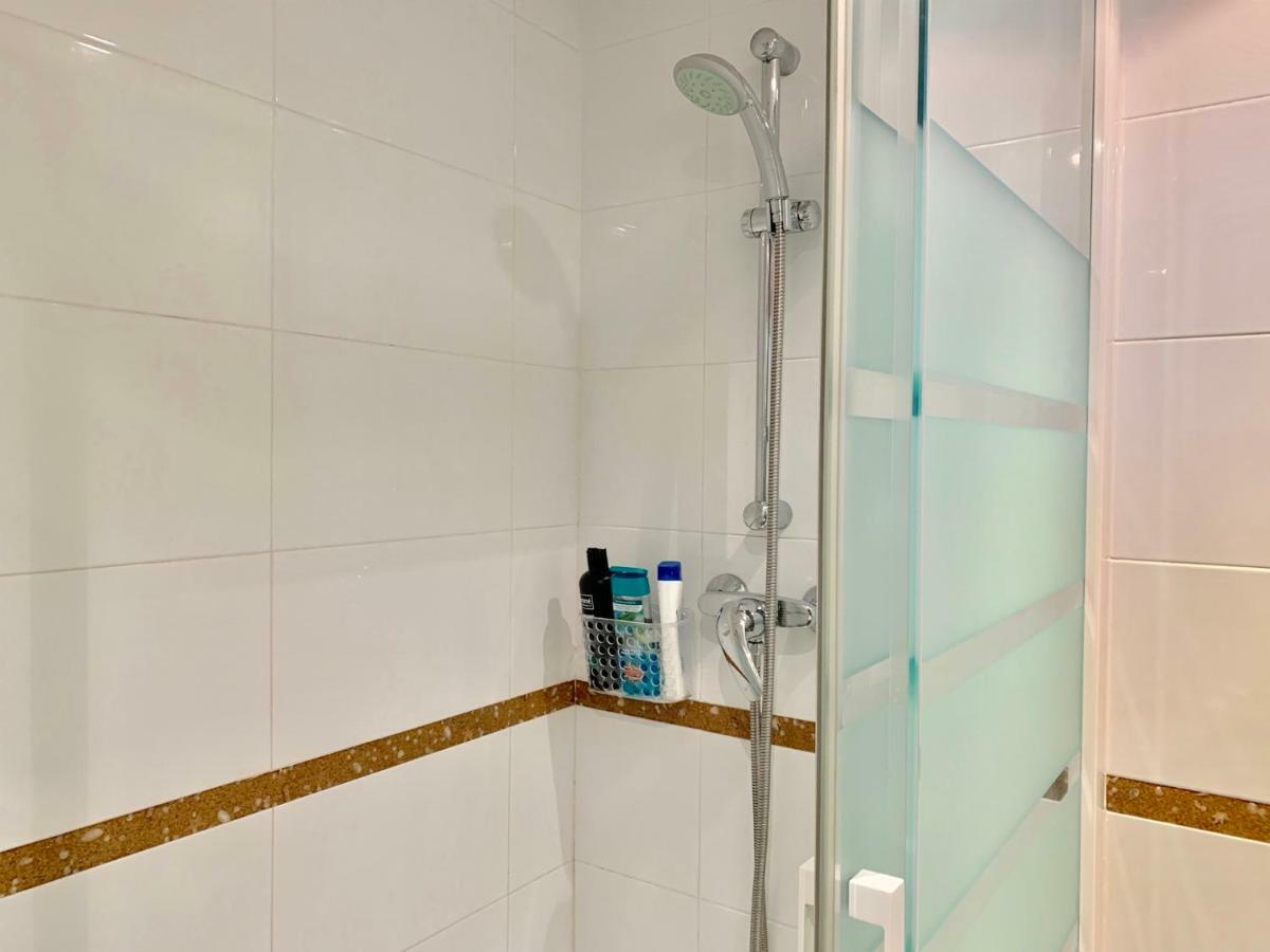 Apartament Aguamarina On The Beach Front Apartment Keflavík Ngoại thất bức ảnh