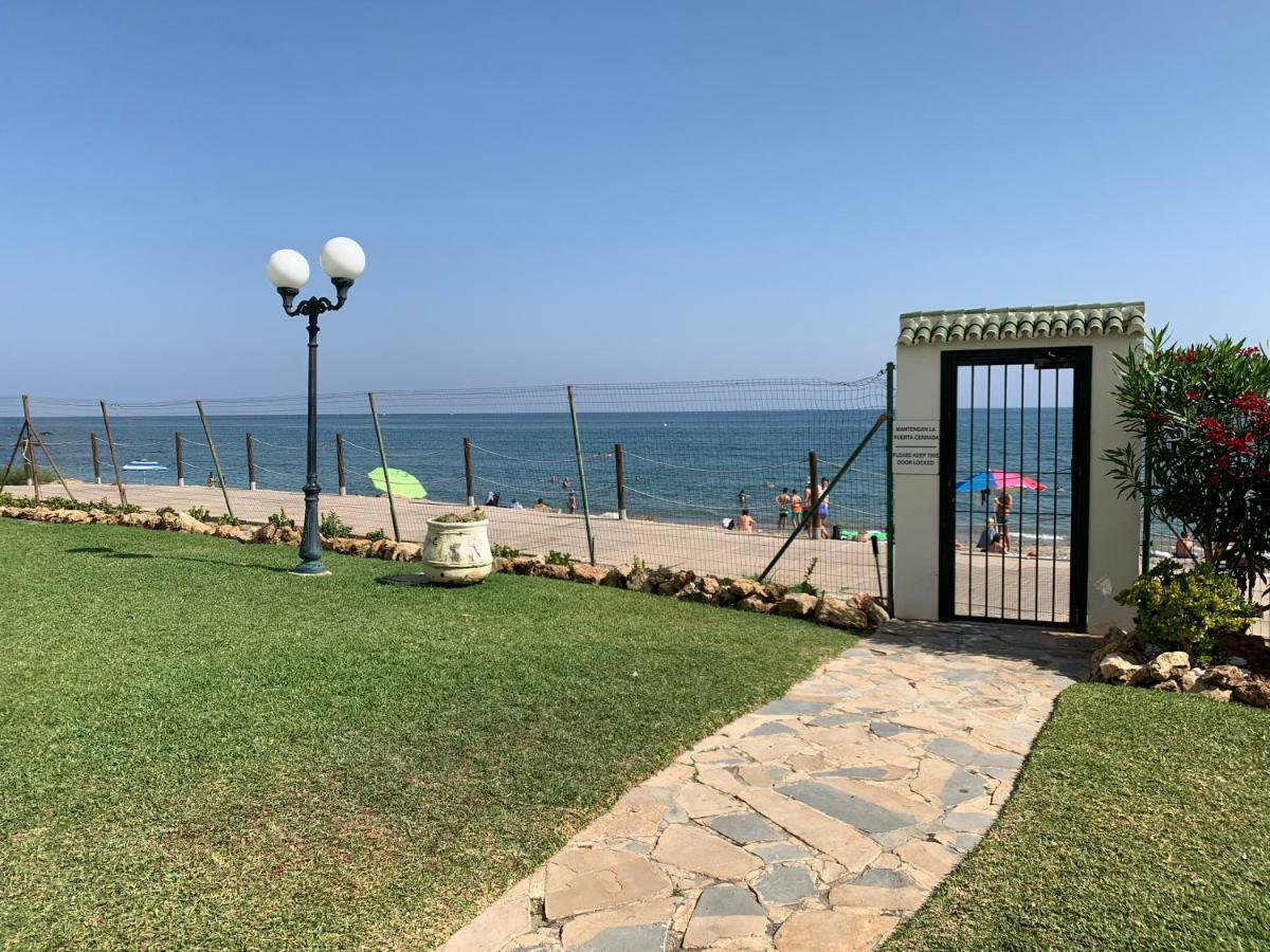 Apartament Aguamarina On The Beach Front Apartment Keflavík Ngoại thất bức ảnh