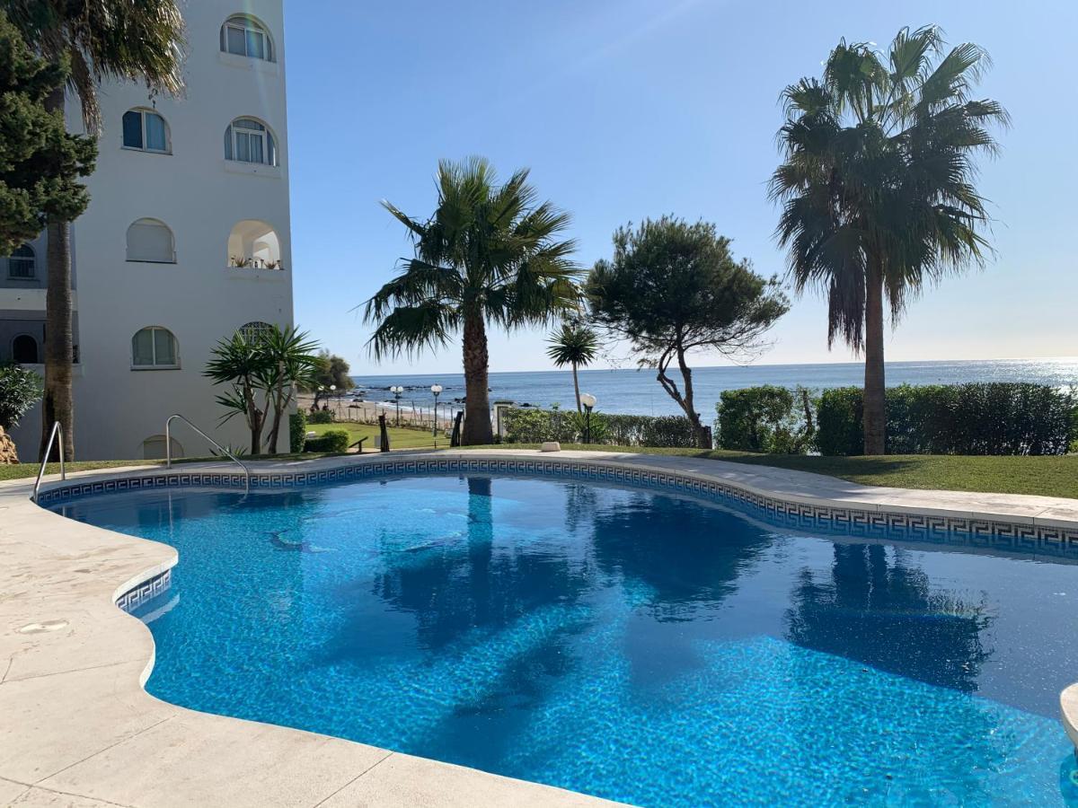 Apartament Aguamarina On The Beach Front Apartment Keflavík Ngoại thất bức ảnh